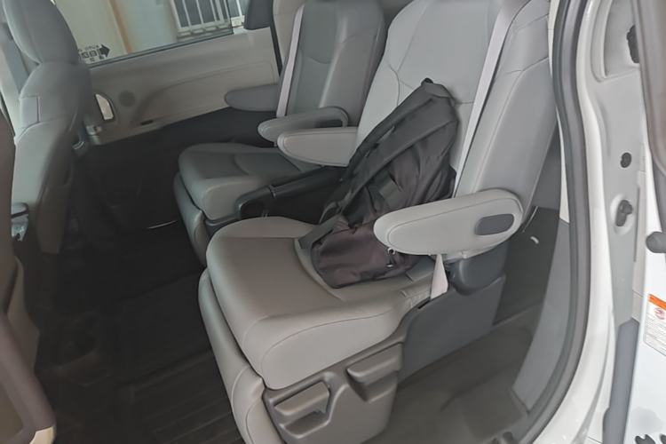 Used Toyota Granvia 2023 2.5L Hybrid Comfort Edition Left Rear Seat