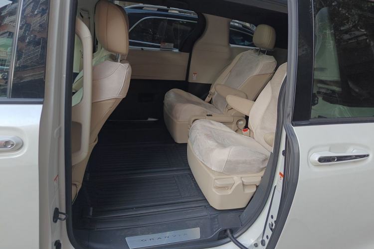 Used Toyota Granvia 2023 2.5L Hybrid Prestige PLUS Edition Left Rear Seat