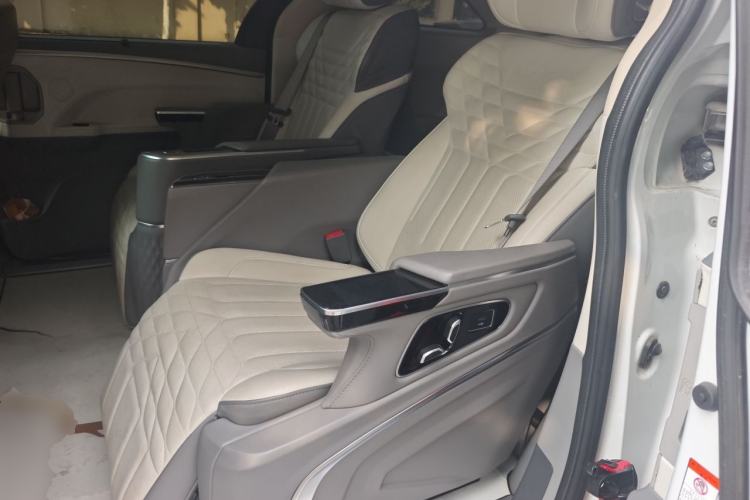 Used Toyota Granvia 2023 2.5L Hybrid Comfort Edition Left Rear Seat