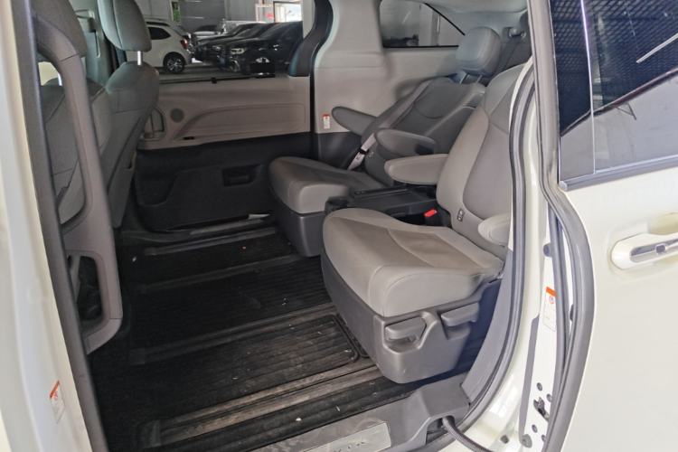 Used Toyota Granvia 2023 2.5L Hybrid Prestige PLUS Edition Left Rear Seat