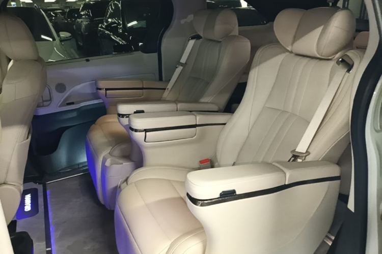 Used Toyota Granvia 2023 2.5L Hybrid Prestige PLUS Edition Left Rear Seat