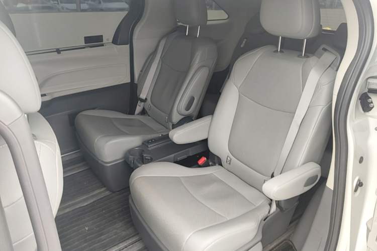 Used Toyota Granvia 2023 2.5L Hybrid Prestige PLUS Edition Left Rear Seat
