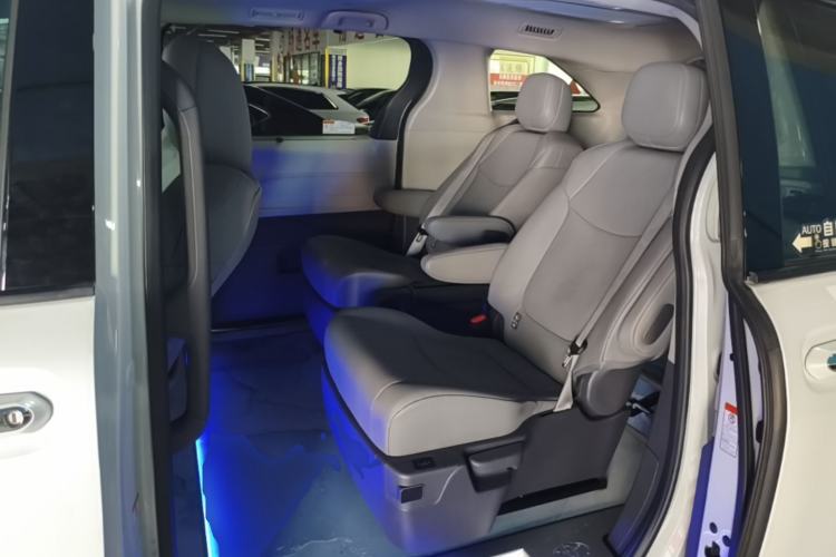 Used Toyota Granvia 2023 2.5L Hybrid Comfort Edition Left Rear Seat