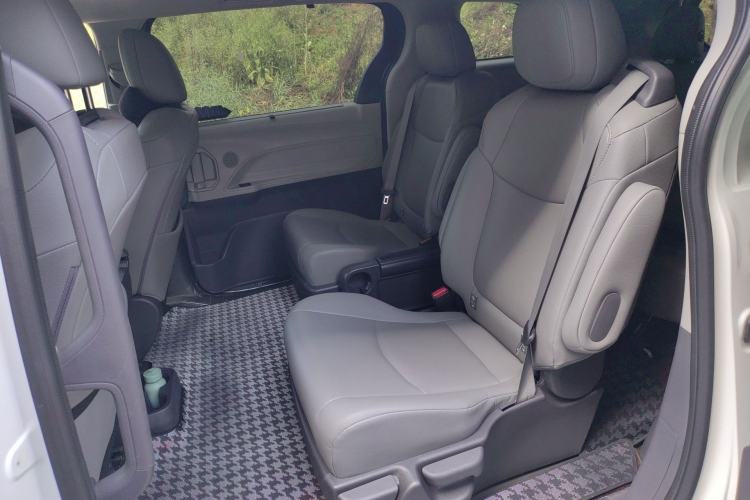 Used Toyota Granvia 2023 2.5L Hybrid Comfort Edition Left Rear Seat