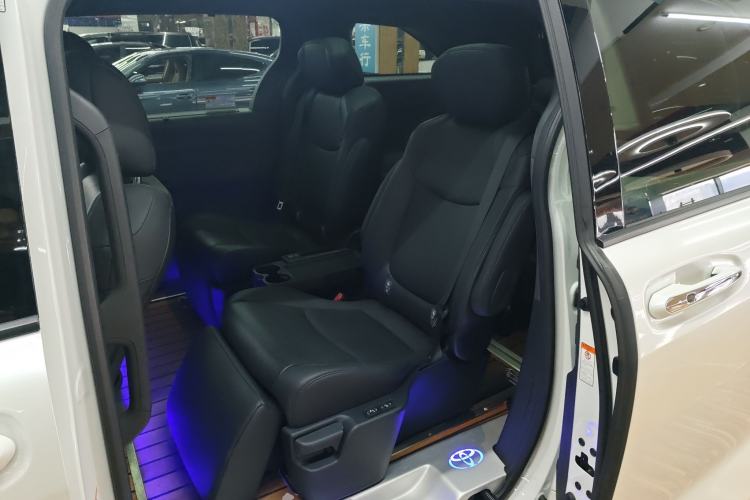 Used Toyota Granvia 2023 2.5L Hybrid Prestige VIP Edition Left Rear Seat