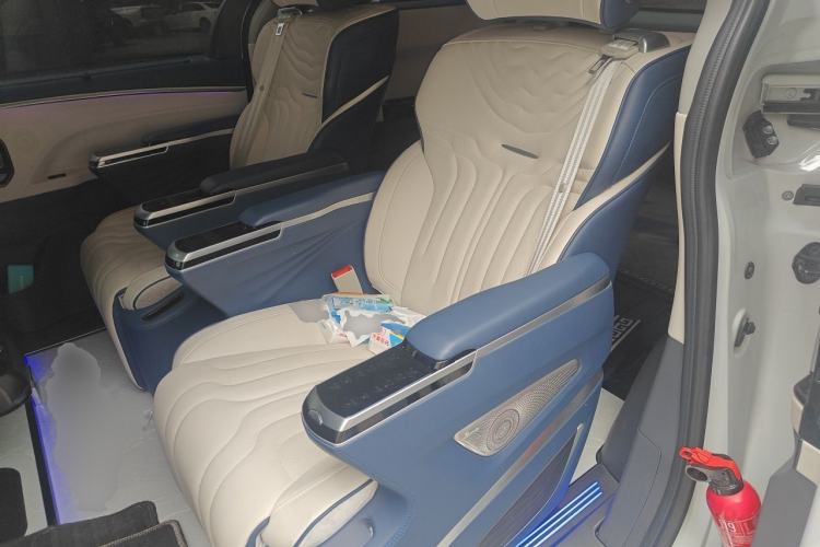 Used Toyota Granvia 2023 2.5L Hybrid Comfort Edition Left Rear Seat