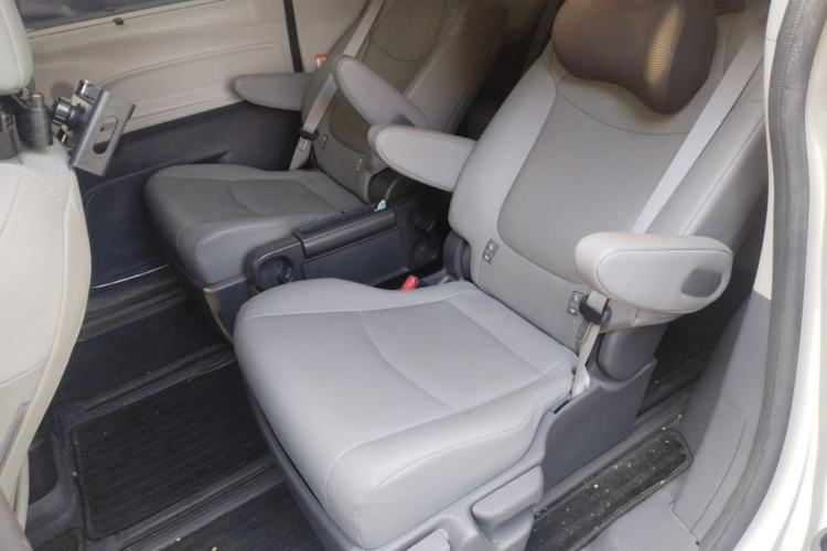 Used Toyota Granvia 2023 2.5L Hybrid Comfort Edition Left Rear Seat