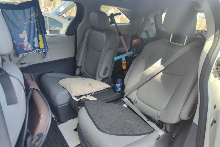 Used Toyota Granvia 2023 2.5L Hybrid Prestige PLUS Edition Left Rear Seat