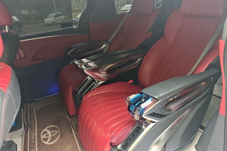 Used Toyota Granvia 2023 2.5L Hybrid Comfort Edition Left Rear Seat
