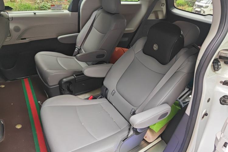 Used Toyota Granvia 2023 2.5L Hybrid Comfort Edition Left Rear Seat