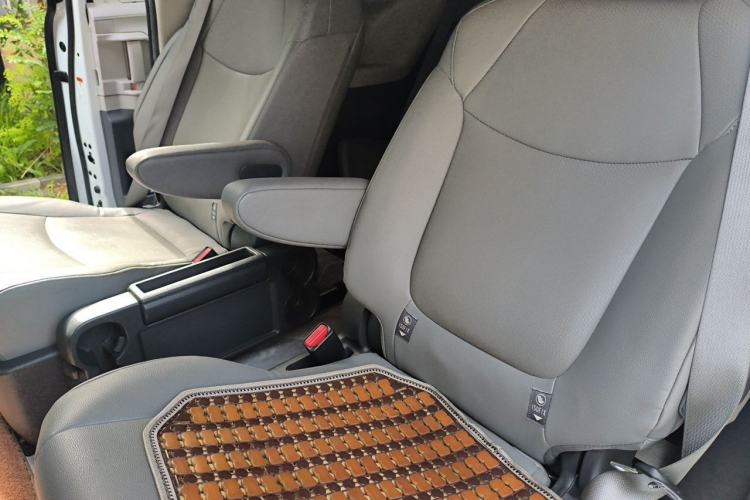Used Toyota Granvia 2023 2.5L Hybrid Comfort Edition Left Rear Seat