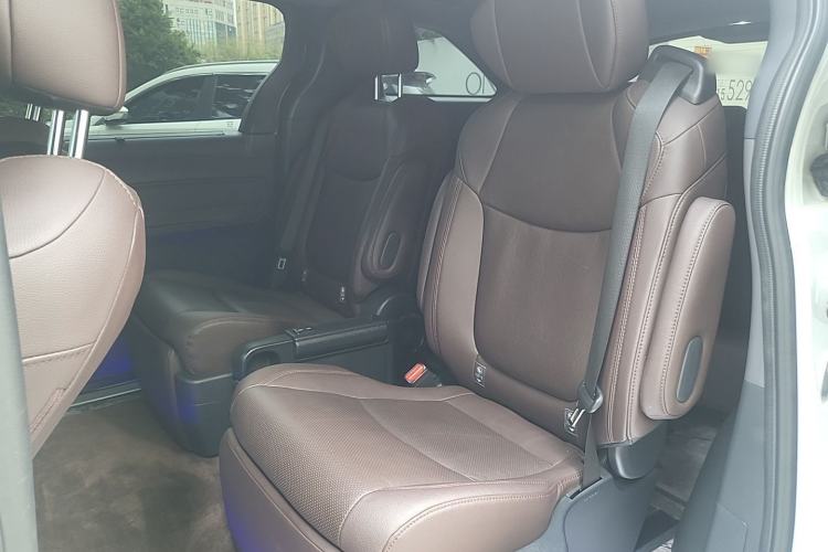 Used Toyota Granvia 2023 2.5L Hybrid Flagship VIP Edition Left Rear Seat