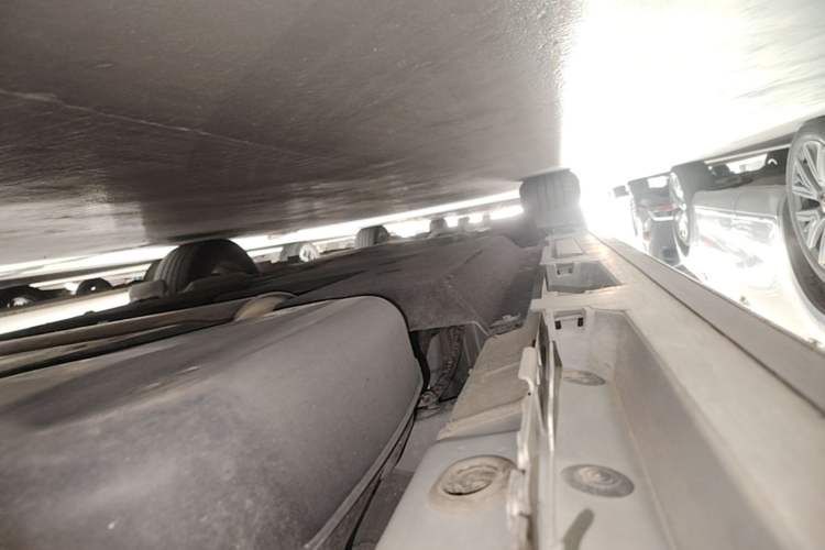 Used Toyota Granvia 2023 2.5L Hybrid Comfort Edition Left Side Sill