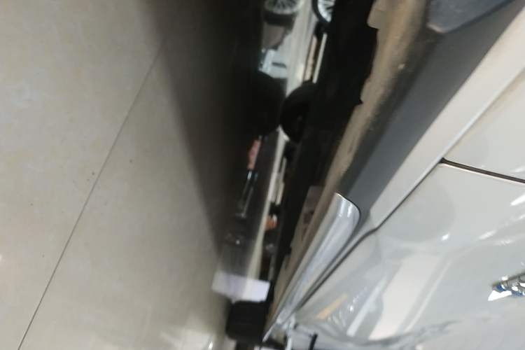 Used Toyota Granvia 2023 2.5L Hybrid Luxury Edition Left Side Sill