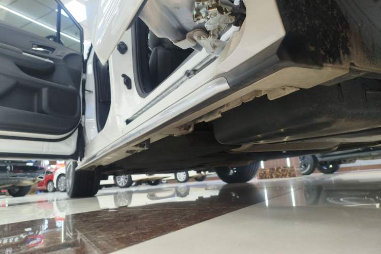 Used Toyota Granvia 2023 2.5L Hybrid Flagship VIP Edition Left Side Sill