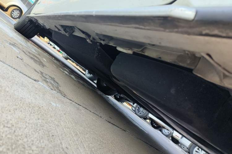 Used Toyota Granvia 2023 2.5L Hybrid Comfort Edition Left Side Sill