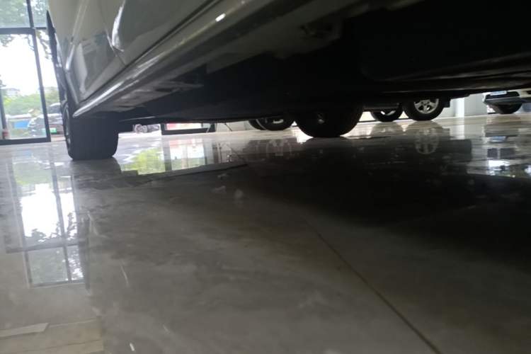 Used Toyota Granvia 2023 2.5L Hybrid Prestige PLUS Edition Left Side Sill