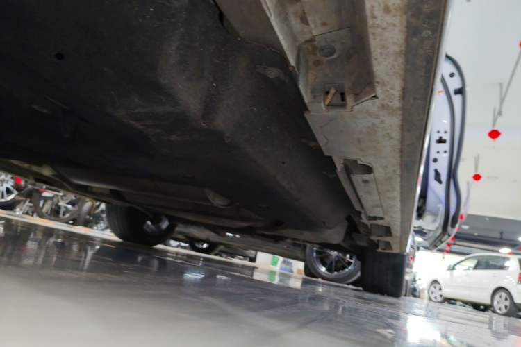 Used Toyota Granvia 2023 2.5L Hybrid Prestige PLUS Edition Left Side Sill