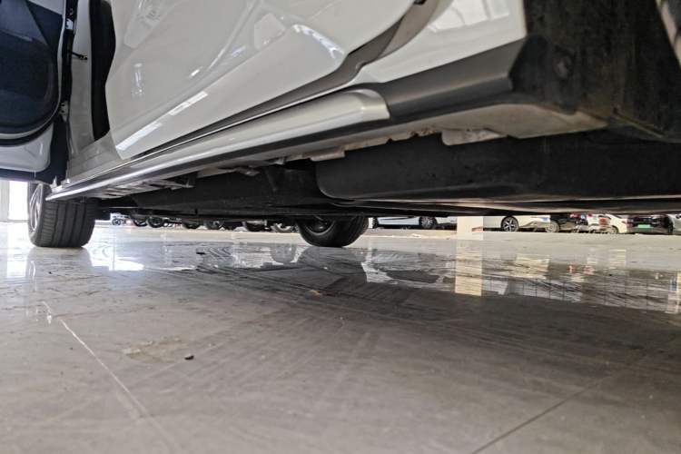 Used Toyota Granvia 2023 2.5L Hybrid Prestige PLUS Edition Left Side Sill