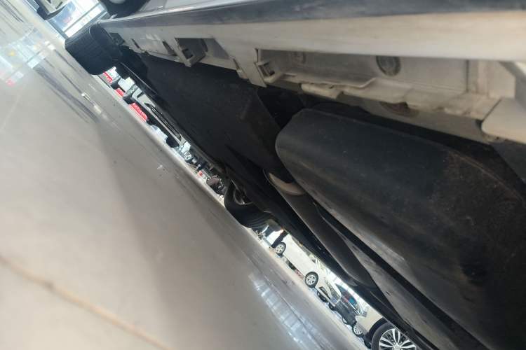 Used Toyota Granvia 2023 2.5L Hybrid Comfort Edition Left Side Sill