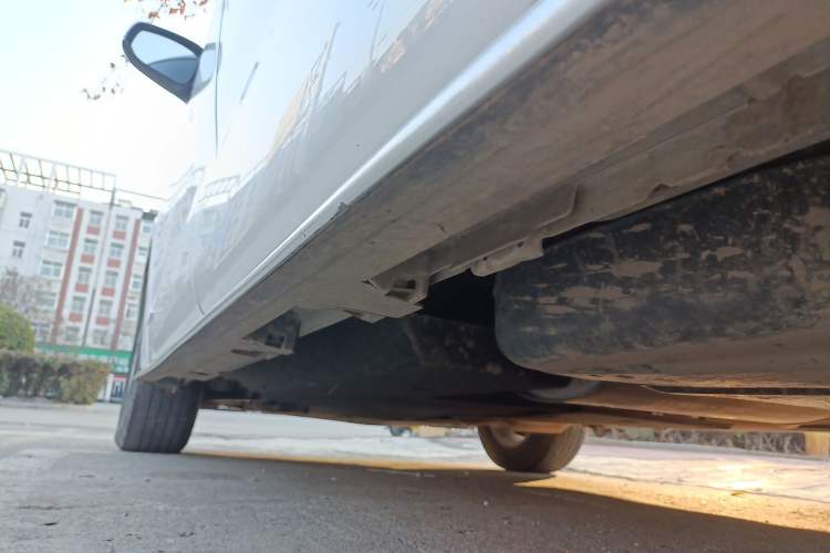 Used Toyota Granvia 2023 2.5L Hybrid Comfort Edition Left Side Sill
