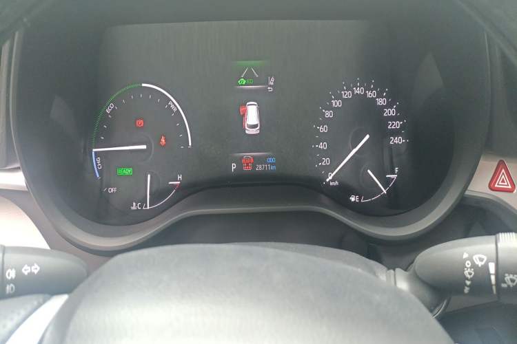 Used Toyota Granvia 2023 2.5L Hybrid Comfort Edition Odometer Close Up
