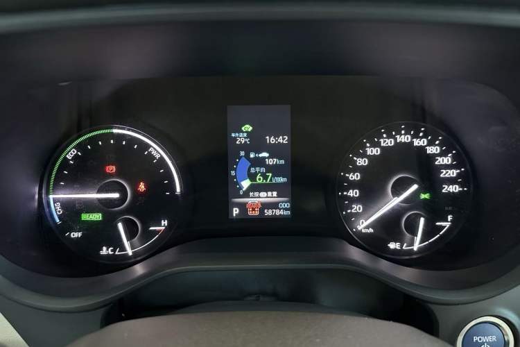 Used Toyota Granvia 2023 2.5L Hybrid Prestige PLUS Edition Odometer Close Up