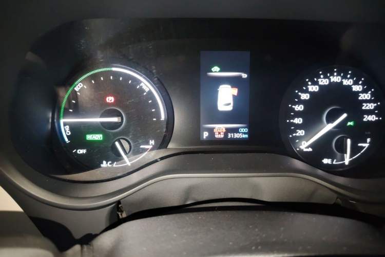 Used Toyota Granvia 2023 2.5L Hybrid Prestige PLUS Edition Odometer Close Up