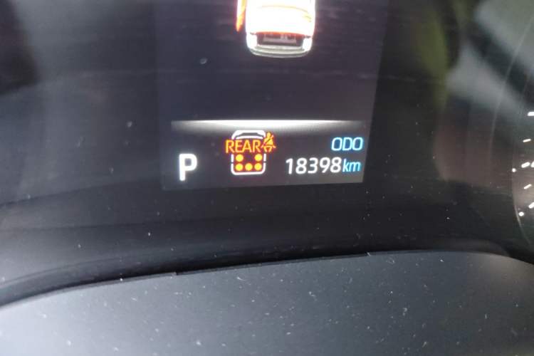 Used Toyota Granvia 2023 2.5L Hybrid Luxury Edition Odometer Close Up