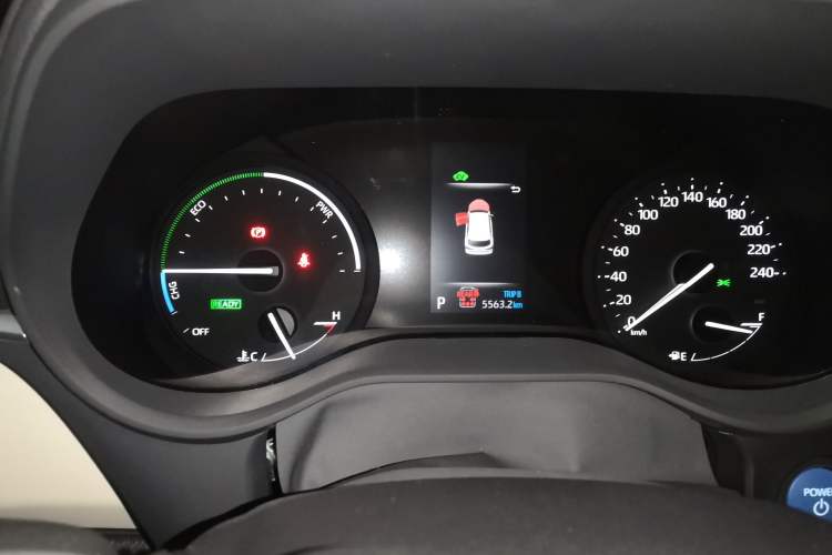 Used Toyota Granvia 2023 2.5L Hybrid Prestige VIP Edition Odometer Close Up