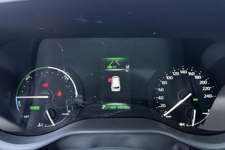 Used Toyota Granvia 2023 2.5L Hybrid Prestige PLUS Edition Odometer Close Up