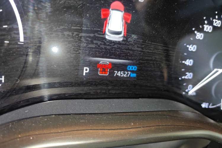Used Toyota Granvia 2023 2.5L Hybrid Comfort Edition Odometer Close Up