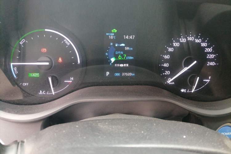 Used Toyota Granvia 2023 2.5L Hybrid Comfort Edition Odometer Close Up