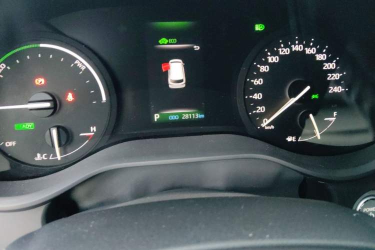 Used Toyota Granvia 2023 2.5L Hybrid Prestige PLUS Edition Odometer Close Up
