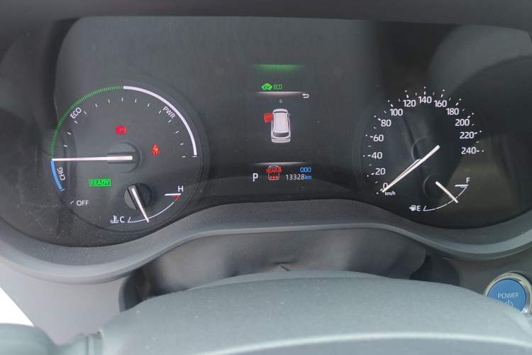 Used Toyota Granvia 2023 2.5L Hybrid Comfort Edition Odometer Close Up