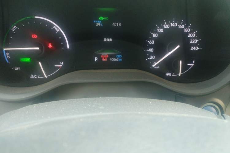 Used Toyota Granvia 2023 2.5L Hybrid Comfort Edition Odometer Close Up