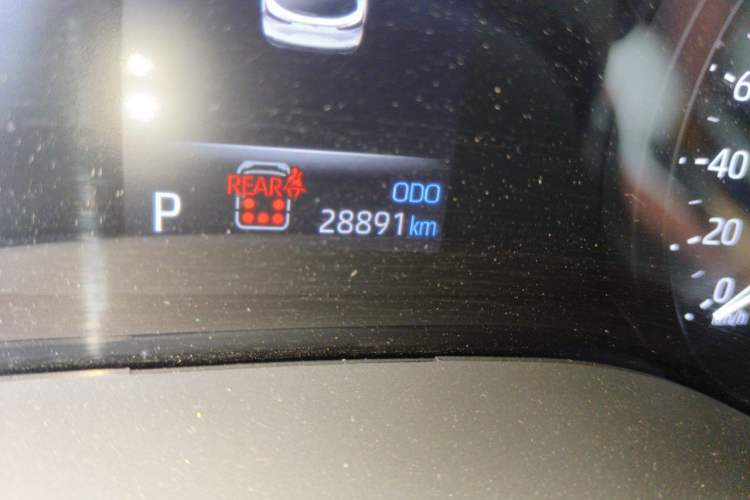 Used Toyota Granvia 2023 2.5L Hybrid Prestige PLUS Edition Odometer Close Up