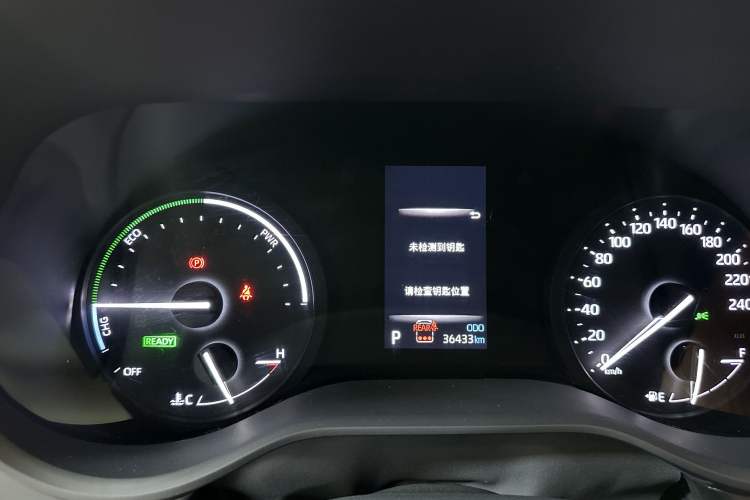 Used Toyota Granvia 2023 2.5L Hybrid Comfort Edition Odometer Close Up