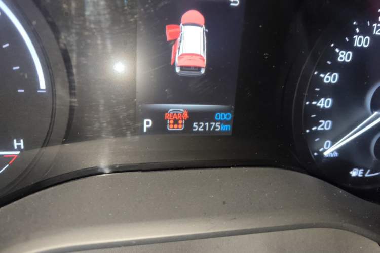 Used Toyota Granvia 2023 2.5L Hybrid Comfort Edition Odometer Close Up