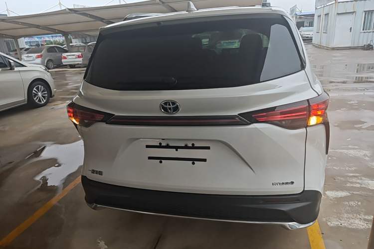 Used Toyota Granvia 2023 2.5L Hybrid Comfort Edition Rear