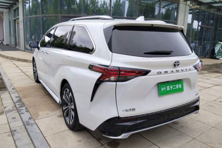 Used Toyota Granvia 2023 2.5L Hybrid Prestige PLUS Edition Rear Left 45 Deg