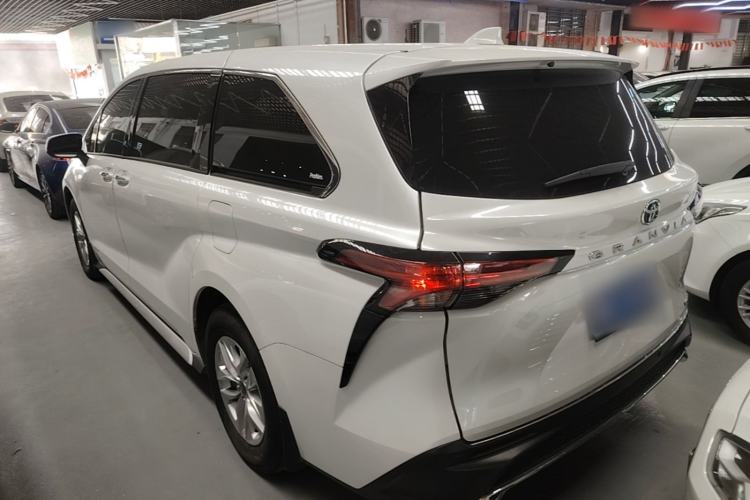 Used Toyota Granvia 2023 2.5L Hybrid Comfort Edition Rear Left 45 Deg