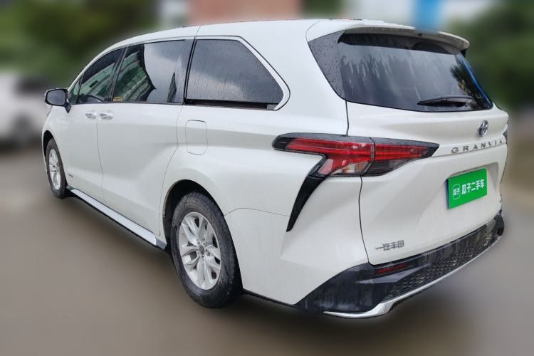 Used Toyota Granvia 2023 2.5L Hybrid Comfort Edition Rear Left 45 Deg