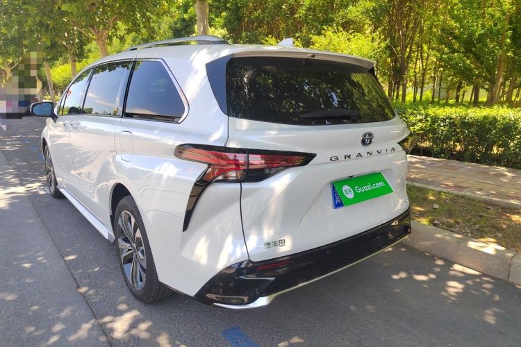 Used Toyota Granvia 2023 2.5L Hybrid Luxury Edition Rear Left 45 Deg
