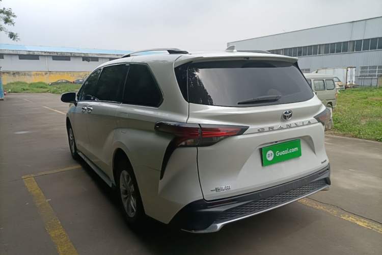 Used Toyota Granvia 2023 2.5L Hybrid Comfort Edition Rear Left 45 Deg