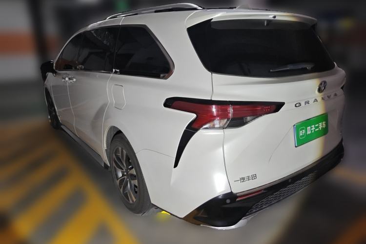 Used Toyota Granvia 2023 2.5L Hybrid Luxury Edition Rear Left 45 Deg
