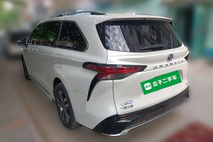 Used Toyota Granvia 2023 2.5L Hybrid Luxury Edition Rear Left 45 Deg