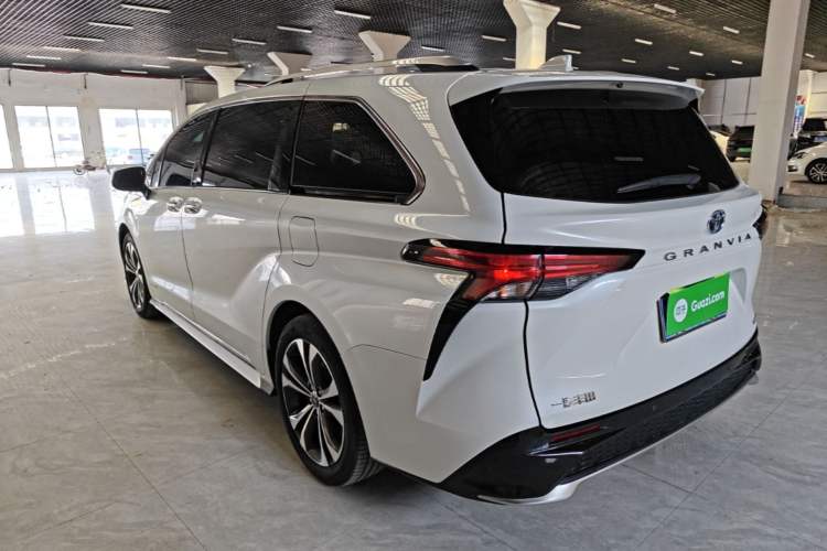 Used Toyota Granvia 2023 2.5L Hybrid Prestige PLUS Edition Rear Left 45 Deg