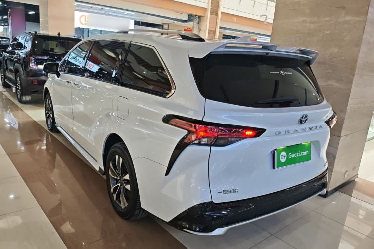 Used Toyota Granvia 2023 2.5L Hybrid Luxury Edition Rear Left 45 Deg