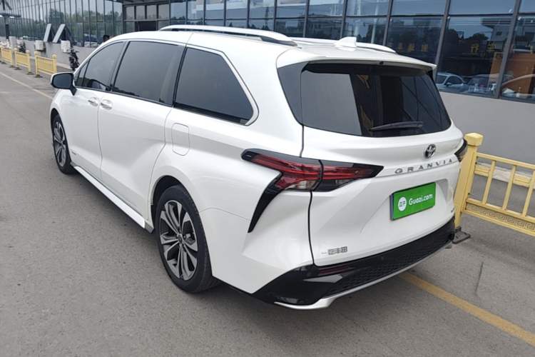 Used Toyota Granvia 2023 2.5L Hybrid Prestige PLUS Edition Rear Left 45 Deg